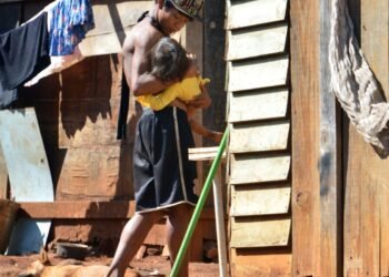 Fiocruz: 62% das crianças Guarani vivem abaixo da linha de pobreza