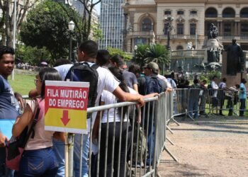 IBGE: taxa de desemprego fica em 8,5% no trimestre encerrado em abril