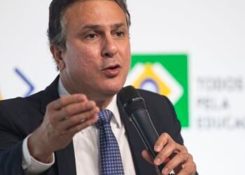 Ministro da Educação defende regulamentação das plataformas digitais