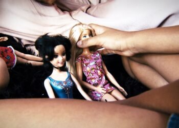 Órfãos do feminicídio é tema do Caminhos da Reportagem deste domingo