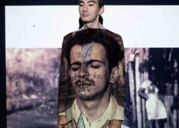 Na Casa Laura Alvim, espetáculo conta trajetória de Darcy Ribeiro