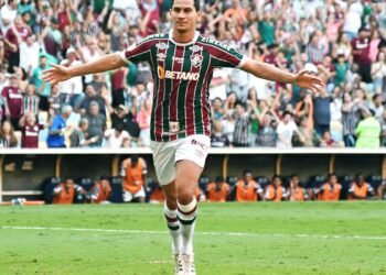 Fluminense derrota Bragantino e encerra sequência negativa