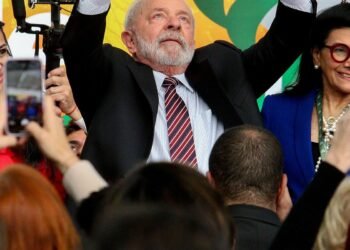 Acordo Mercosul-União Europeia não será assinado sem ajuste, diz Lula