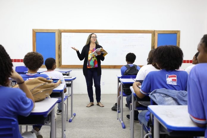 SECBA sala de aula professora