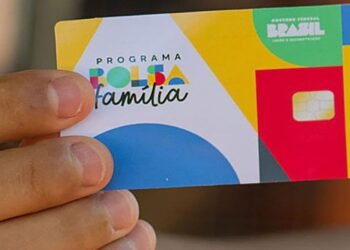 Bolsa Família paga valor extra e benefício é o maior da história