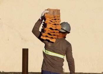 CNI: indústria da construção está empregando mais no país
