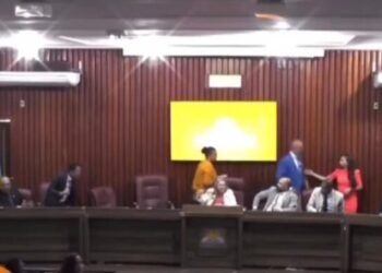 Vereador tenta agredir colega que disse que ele foi eleito com ‘dinheiro de agiota’