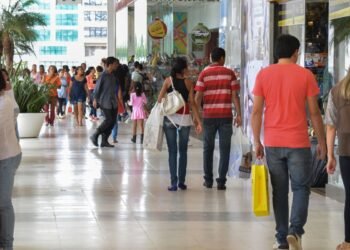 Dia dos namorados: pesquisa mostra como tributos encarecem presentes