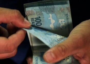 Governo baiano paga parte do salário de servidores antes do São João