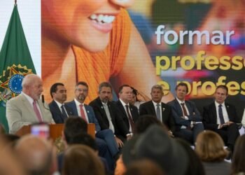 Governador participa do lançamento do Compromisso Nacional Criança Alfabetizada, em Brasília