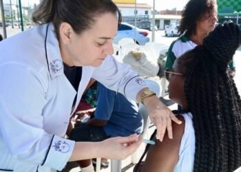 Prefeitura promoveu ação de vacinação contra a Influenza (gripe) no Mercado Municipal – Prefeitura de Simões Filho