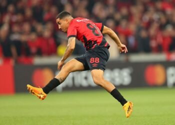 Athletico-PR vence Libertad para avançar às oitavas da Libertadores