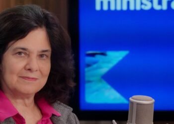 Estou tranquila, diz Nísia sobre pressão para trocar comando na Saúde