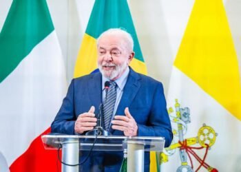 Na Itália, Lula diz que manutenção da atual taxa de juros é irracional