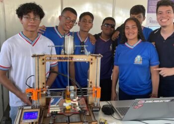 Estudantes da rede estadual apresentam projetos científicos durante a 8ª Expo Santana, no Oeste baiano