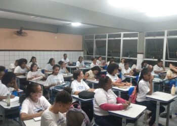 Estudantes concluintes e egressos da rede pública participam de aulas do Programa Universidade para Todos