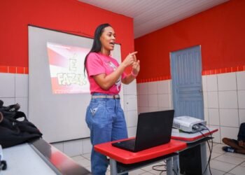 Prefeitura promove ação contra a dengue com palestras nas escolas municipais – Prefeitura Municipal de Candeias.