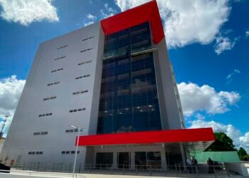 Piauí inaugura maior maternidade pública do país