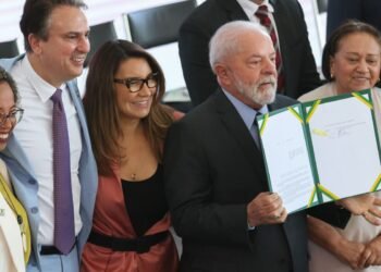 “Não se pode falar em meritocracia com educação desigual”, diz Lula