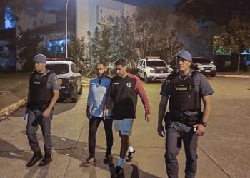 Preparador físico uruguaio é preso por racismo em jogo do Corinthians