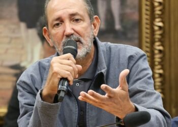 Rainha diz que governo ainda tem muito a fazer pela reforma agrária