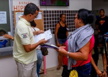 SINE Móvel leva serviços essenciais aos moradores do Condomínio Ouro Negro 1 e 2 – Prefeitura Municipal de Candeias.