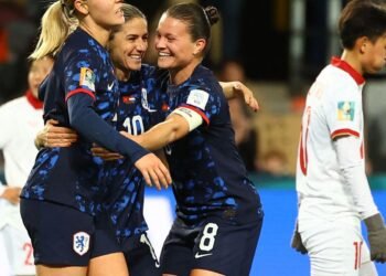 Holanda aplica 7 a 0 sobre o Vietnã para fechar Grupo E na liderança