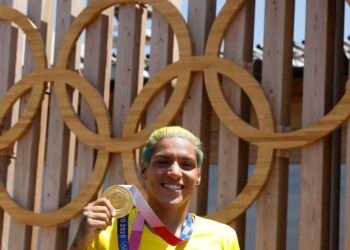 Por bi olímpico, Ana Marcela Cunha se desafia com mudança para Itália