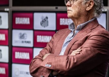 Paulo Roberto Falcão é investigado em caso de importunação sexual