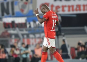 Internacional vence Bolívar e fica perto da semifinal da Libertadores