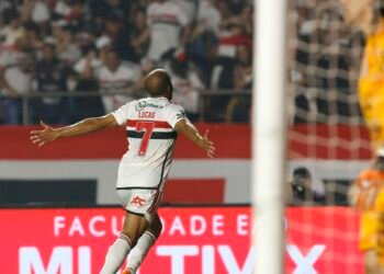 São Paulo bate Corinthians para alcançar final da Copa do Brasil
