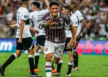 Fluminense joga bem e derrota o Olímpia por 2 a 0 no Maracanã