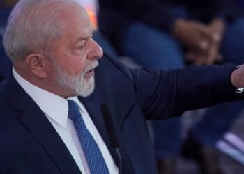 Amapá “pode continuar sonhando” com exploração de petróleo, diz Lula