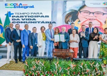 “A Bahia defende a educação em tempo integral e o Estado está fazendo a sua parte”, destaca Jerônimo, em Brasília