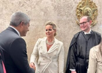 Em Brasília, governador trata de investimentos para a Bahia e participa das cerimônias de posse de ministros do Turismo e do STF