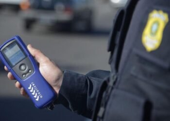 Sob suspeita de embriaguez, empresário é preso depois de se envolver em acidente na Bahia