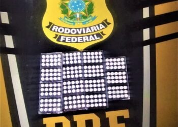 PRF apreende 71 comprimidos de “rebite” e autua caminhoneiros na Bahia