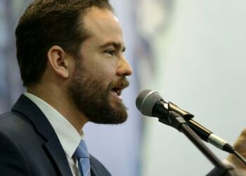 Projeto de Orçamento de 2024 preverá déficit zero, diz Durigan