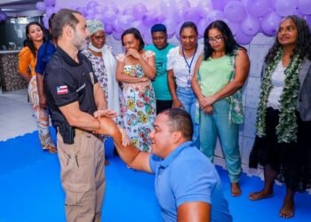 CRAM realiza evento em comemoração ao Agosto Lilás, marcando os 17 anos da Lei Maria da Penha – Prefeitura Municipal de Candeias.