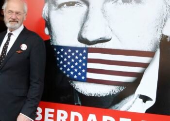 América Latina tem sido inabalável em apoio a Assange, diz Shipton