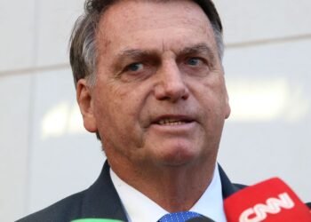 Bolsonaro é internado em São Paulo para exames de rotina