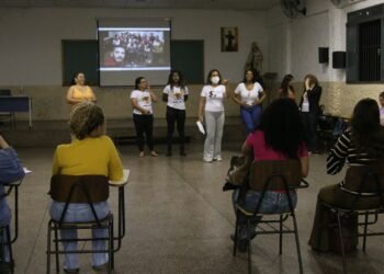 Cursos populares para concurso público podem despertar para política