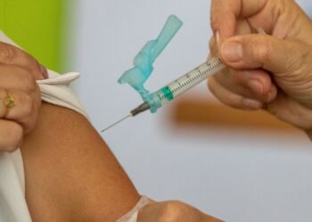 Sociedade de Infectologia pede reforço da vigilância sobre SARS-CoV-2