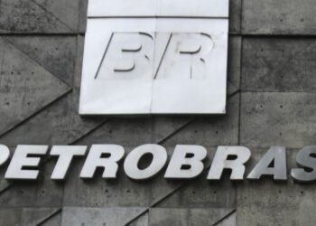 Petrobras conclui venda de dois campos de petróleo na Bacia do ES