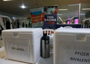 Termina na quinta vacinação em estações de trem, metrô e ônibus de SP