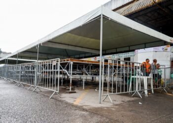 Estrutura para desfile de 7 de setembro começa a ser montada – Prefeitura Municipal de Candeias.