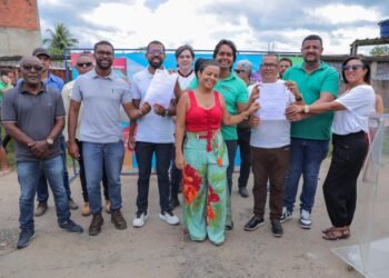 Prefeito assina Ordem de Serviço e garante pavimentação de sete ruas no Ouro Negro – Prefeitura Municipal de Candeias.