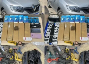 Dois homens são presos com drogas e carro roubado na Bahia