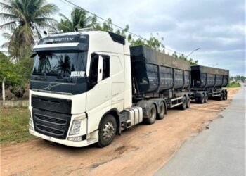 PRF flagra 3 caminhões com mais de 50 toneladas de excesso de peso na Bahia