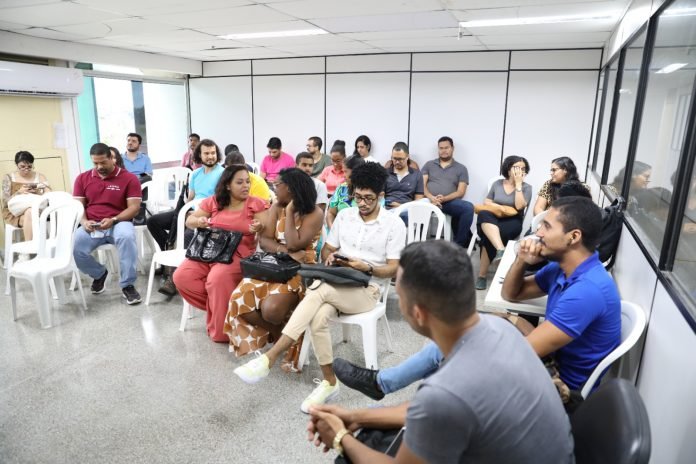Professores e coordenadores aprovados em concurso